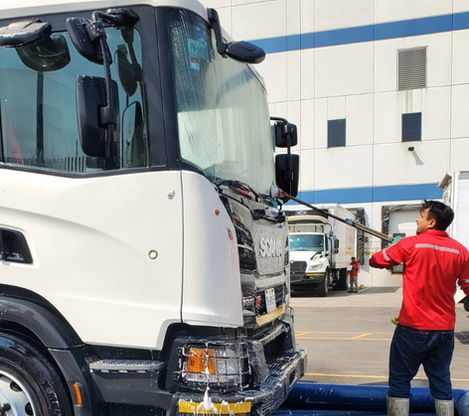 Lavado y sanitizado de tractocamiones y cajas secas
